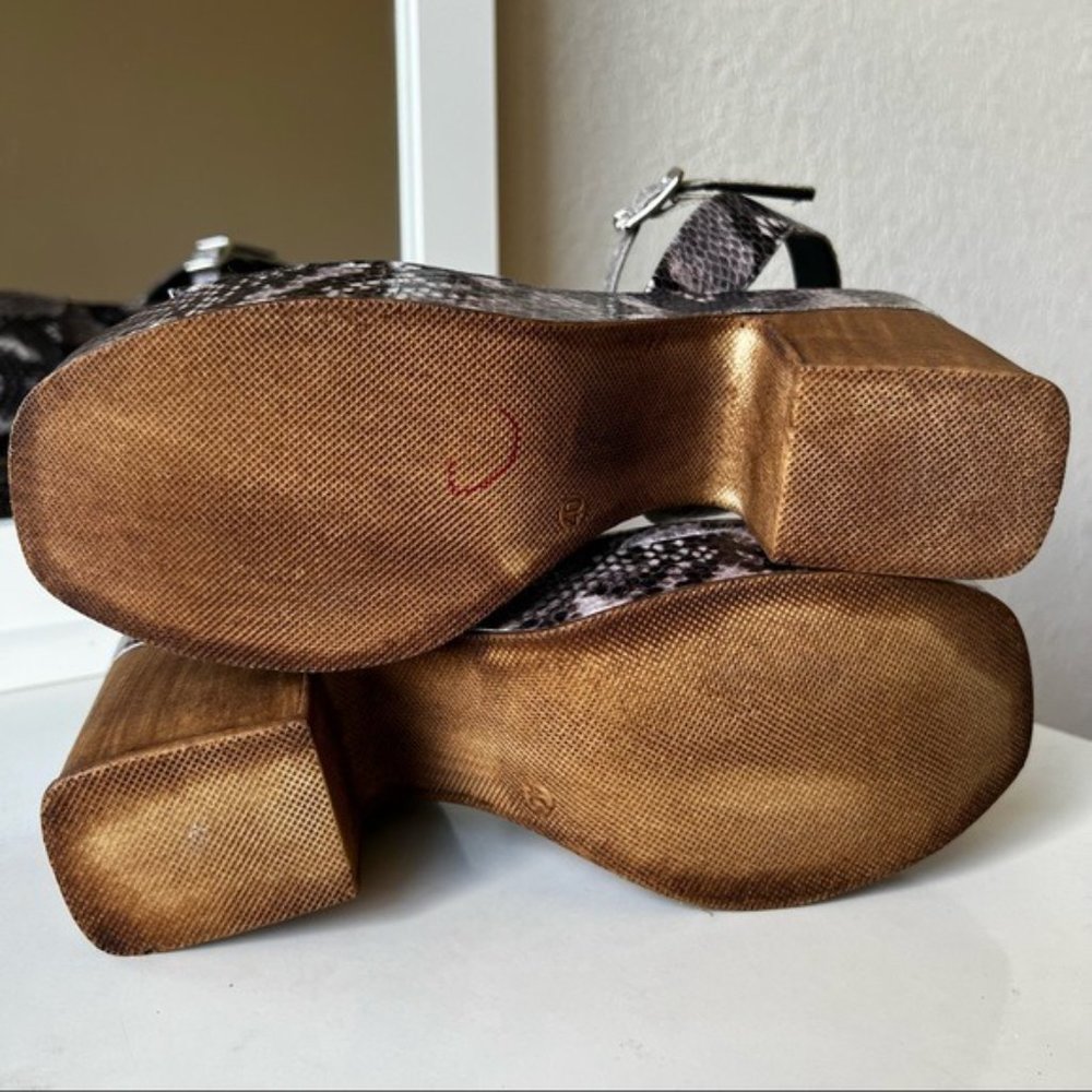 Topshop Chunky Platform Heel Sandals Snakeskin Gray Made in Italy US Size 9 - Picture 5 of 8